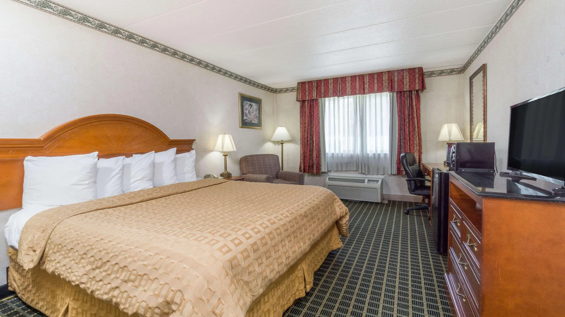 Days Inn By Wyndham Columbus East Airport